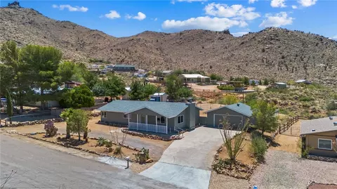 3320 W Chea Dr, Golden Valley, AZ 86413