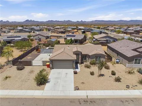 443 Martinez Rd, Golden Valley, AZ 86413
