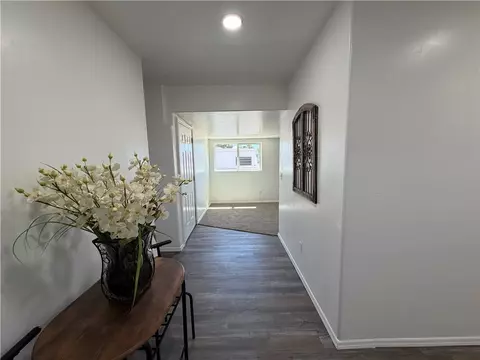 Entry Way - 3804 E Shaeffer Ave, Kingman, AZ 86409 photo 7 of 9
