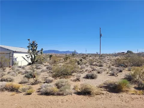 30 E Stanton Dr, Meadview, AZ 86444