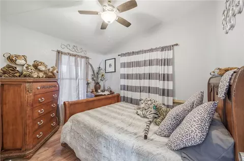 Bedroom - 2016 E Hackamore Dr, Mohave Valley, AZ 86440 photo 5 of 7