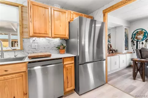 Kitchen - 2330 E Devlin Ave, Kingman, AZ 86409 photo 4 of 7