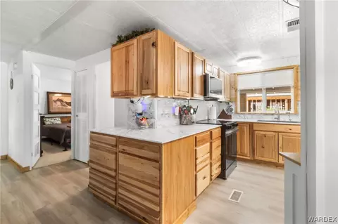 Kitchen - 2330 E Devlin Ave, Kingman, AZ 86409 photo 7 of 7
