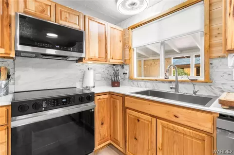 Kitchen - 2330 E Devlin Ave, Kingman, AZ 86409 photo 6 of 7