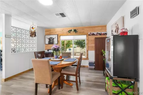 Dining - 2330 E Devlin Ave, Kingman, AZ 86409 photo 2 of 3