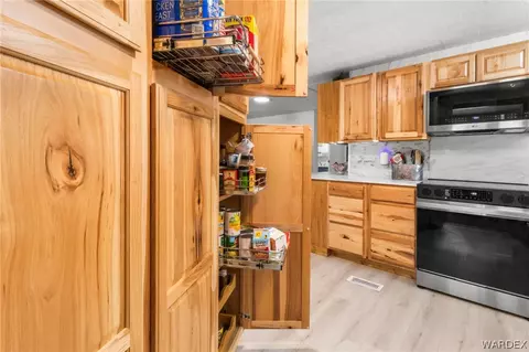 Kitchen - 2330 E Devlin Ave, Kingman, AZ 86409 photo 2 of 7