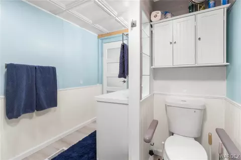 Bath - 2330 E Devlin Ave, Kingman, AZ 86409 photo 5 of 5