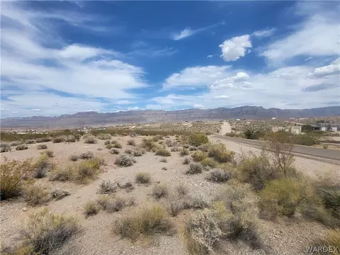 695 E Meadview Blvd, Meadview, AZ 86444