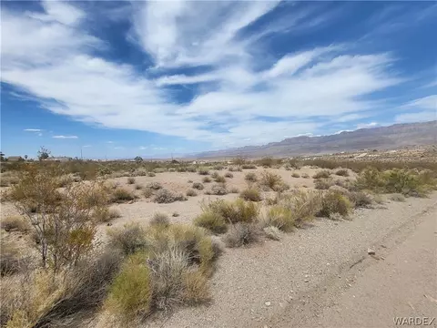 695 E Meadview Blvd, Meadview, AZ 86444 photo 2