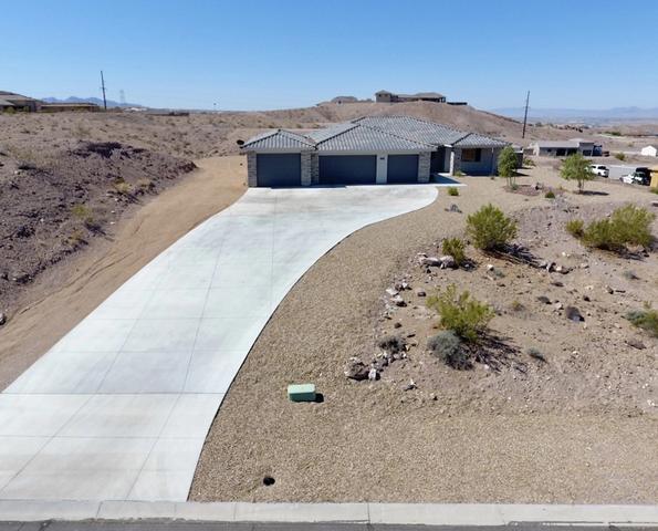 2950 Chaco Canyon Dr, Bullhead City, AZ 86429