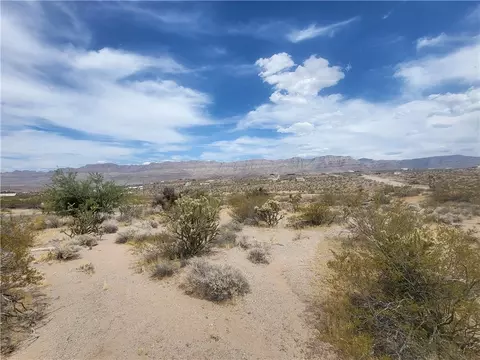 690 E Vulcan Dr, Meadview, AZ 86444 photo 3