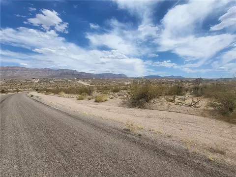 770 E Vulcan Dr, Meadview, AZ 86444