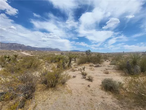 770 E Vulcan Dr, Meadview, AZ 86444 photo 4