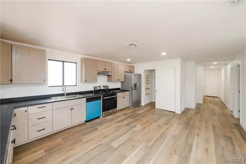 3670 E Devlin Ave, Kingman, AZ 86409 photo 3