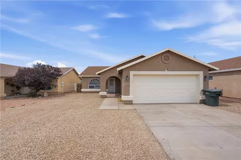 2843 Phoenix Ave, Kingman, AZ 86401