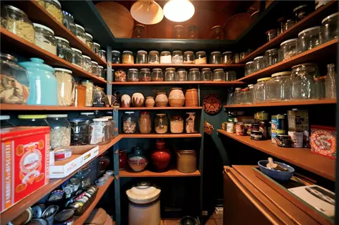 Kitchen - 125 E Park St, Kingman, AZ 86401 photo 4 of 4