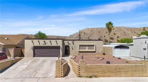 2640 Country Club Dr, Bullhead City, AZ 86442