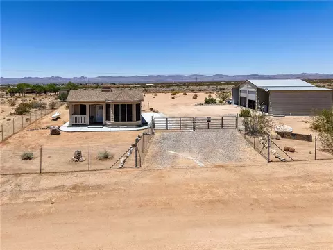 3869 N Alpine Rd, Golden Valley, AZ 86413