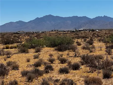 13564 N Aladdin Dr, Dolan Springs, AZ 86441