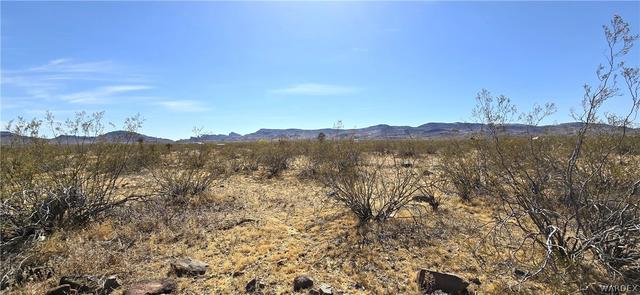 339-20 N 075 N Dilkon Rd, Golden Valley, AZ 86413