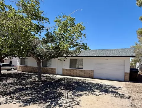 2715 Lillie Ave, Kingman, AZ 86401