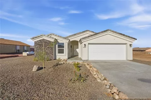 10037 N Larkspur Dr, Kingman, AZ 86401