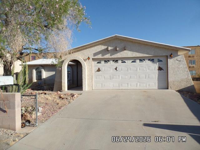 2410 Rio Dr, Bullhead City, AZ 86429