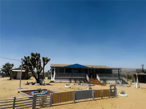 18773 N Queen Dr, Dolan Springs, AZ 86441