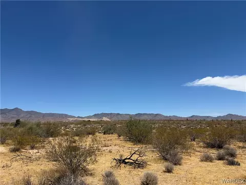 308-29 047 Ligurta, Golden Valley, AZ 86413
