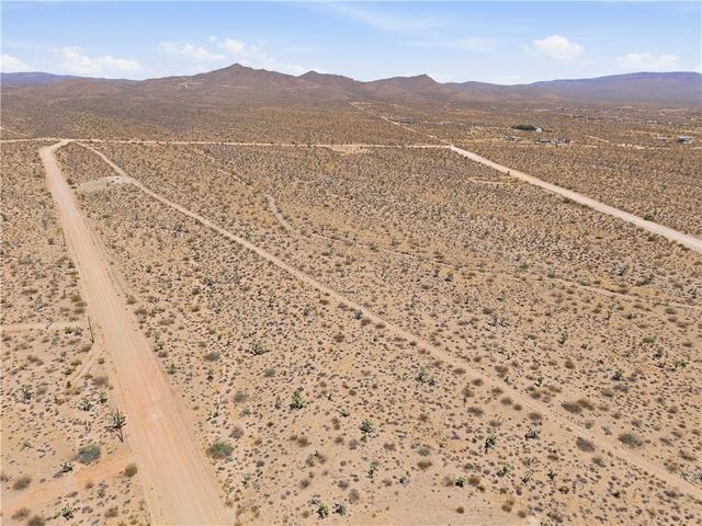 8670 W Michaley Dr, White Hills, AZ 86445
