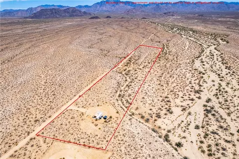 2906 Karron Dr, Yucca, AZ 86438