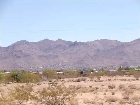 3687 N Mobile Rd, Golden Valley, AZ 86413