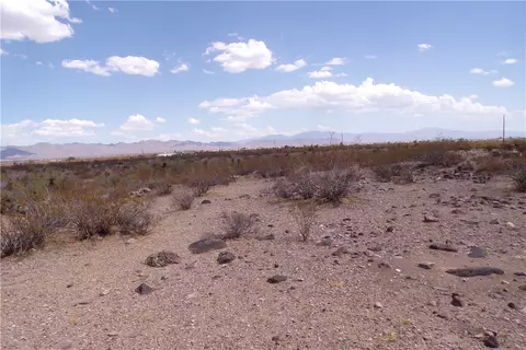 4554 N Elfrida Rd, Golden Valley, AZ 86413