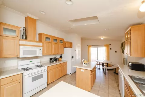 3190 E Pepper Tree Rd, Kingman, AZ 86409 photo 8