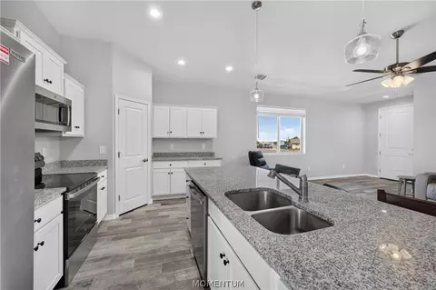 Kitchen - 7700 E Monte Tesoro Dr, Kingman, AZ 86401 photo 4 of 4