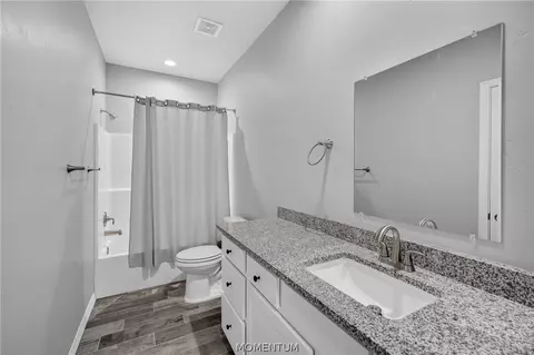 Bath - 7700 E Monte Tesoro Dr, Kingman, AZ 86401 photo 2 of 2