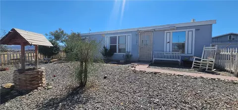 1097 S Concho Rd, Golden Valley, AZ 86413