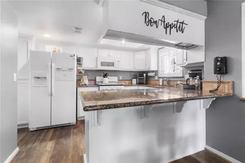 Kitchen - 3092 Southern Loop, Kingman, AZ 86401 photo 1 of 5