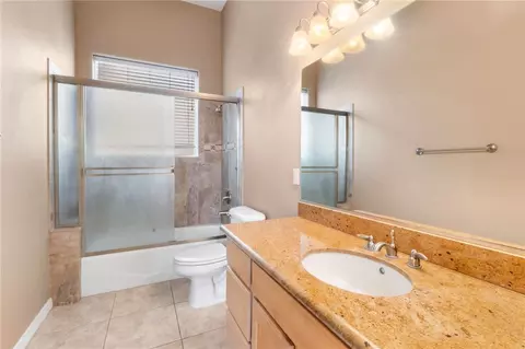 Bath - 7268 E Superstition Dr, Kingman, AZ 86401 photo 3 of 3