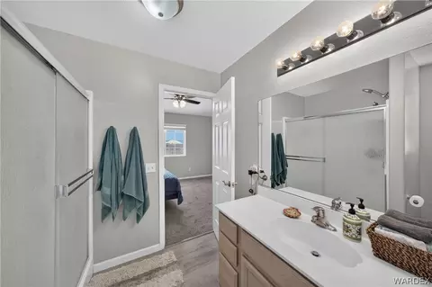 Bath - 3304 E Ames Ave, Kingman, AZ 86409 photo 1 of 3