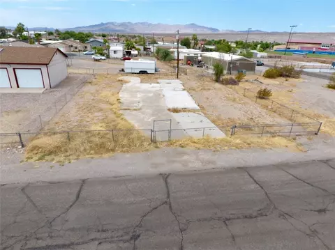 720 Tiger Lilly Ln, Bullhead City, AZ 86442