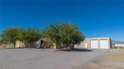 3528 N La Osa Rd, Golden Valley, AZ 86413