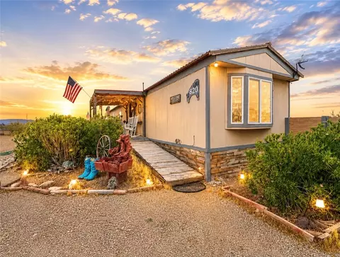 820 S Egar Rd, Golden Valley, AZ 86413