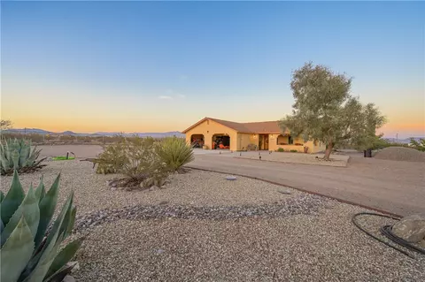 3596 N Emery Park Rd, Golden Valley, AZ 86413
