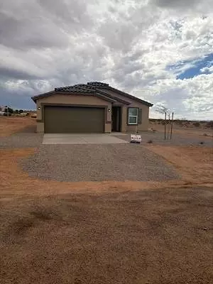 6896 E Trails End Ln, Kingman, AZ 86401