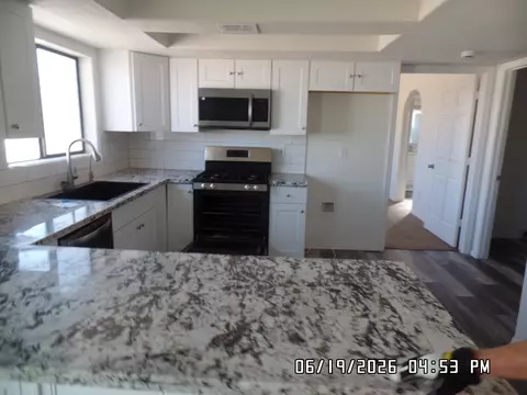 Kitchen - 7698 E Silver Concho Ct, Kingman, AZ 86401 photo 2 of 6