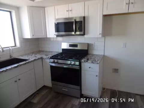 Kitchen - 7698 E Silver Concho Ct, Kingman, AZ 86401 photo 5 of 6