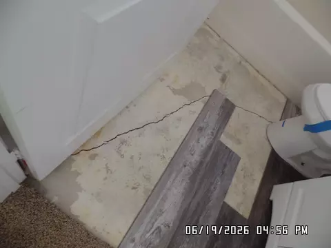 Bath - 7698 E Silver Concho Ct, Kingman, AZ 86401 photo 3 of 5