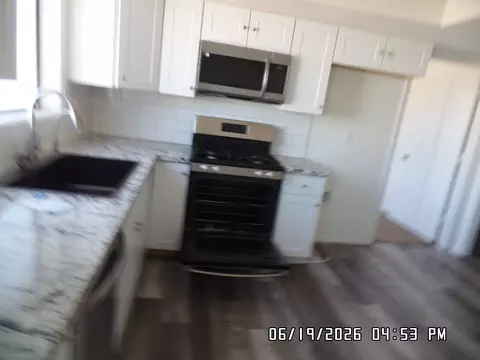 Kitchen - 7698 E Silver Concho Ct, Kingman, AZ 86401 photo 3 of 6