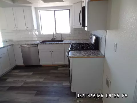 Kitchen - 7698 E Silver Concho Ct, Kingman, AZ 86401 photo 6 of 6